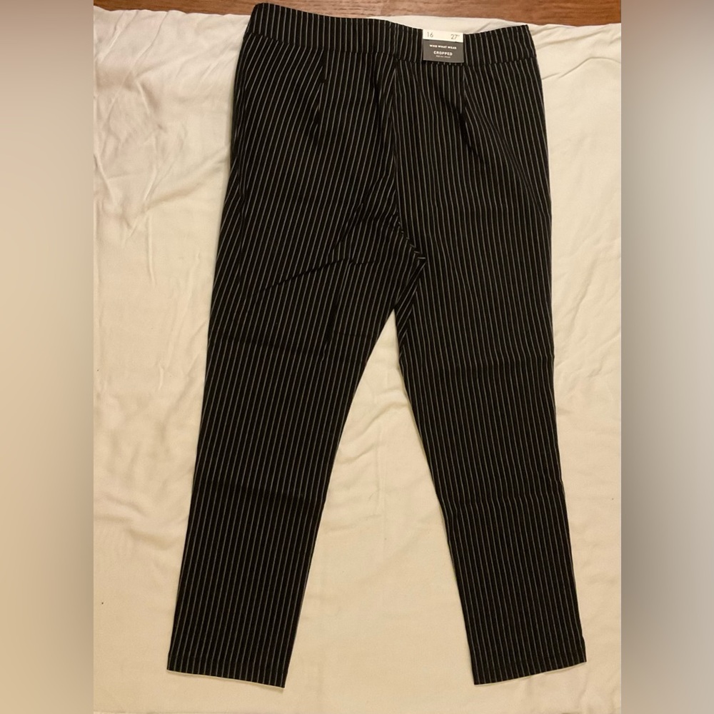 High waist | Black/grey pinstripe dress pants | stretch fabric